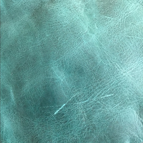 Sulay Rodriguez teal leather abstract sized handbag w/natural shoulder strap - Picture 4 of 10